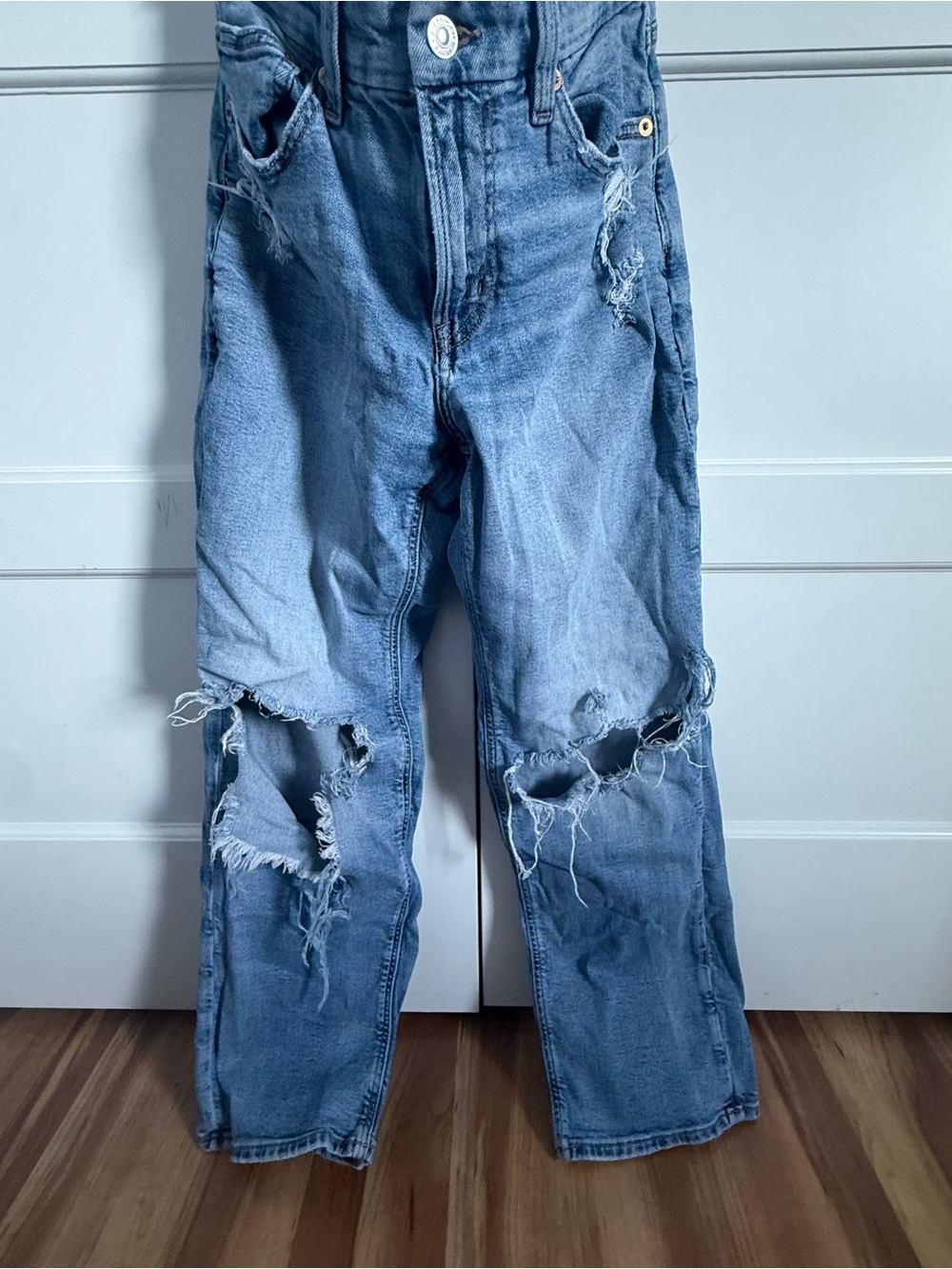American Eagle Light Blue Distressed Womens Jeans
